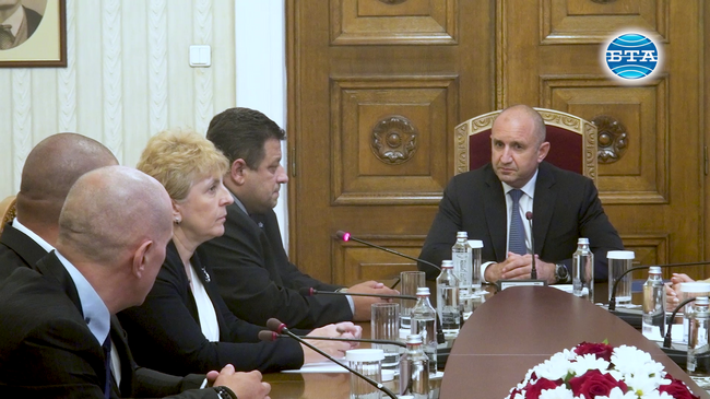 Най-честно към българските избиратели ще бъде ясно програмно правителство с ясни приоритети, заяви Николай Марков от "Величие" 