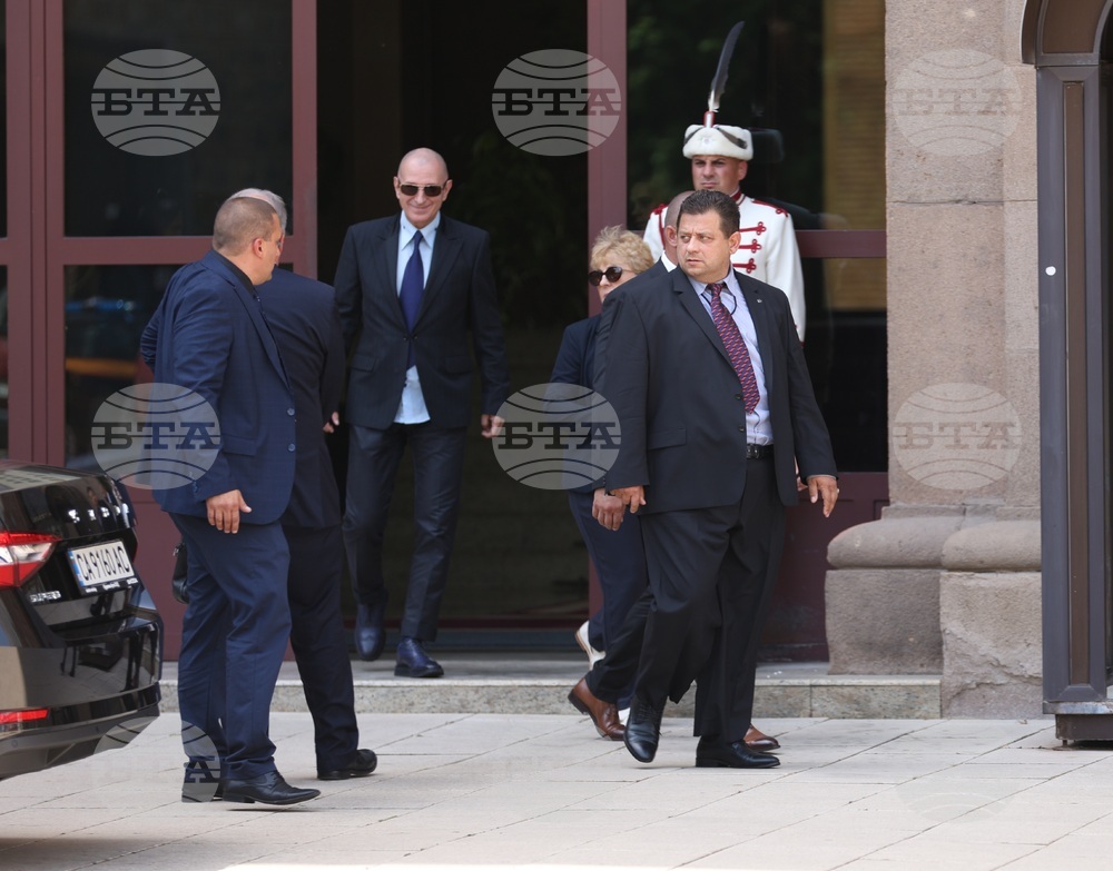 Президент - „Величие“ - консултации