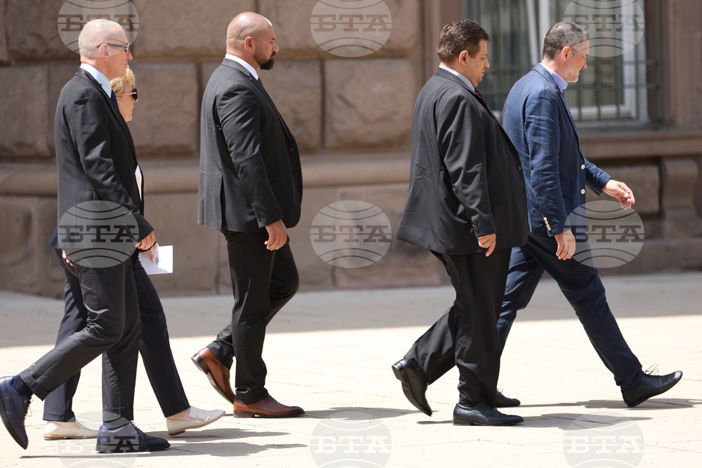 Президент - „Величие“ - консултации