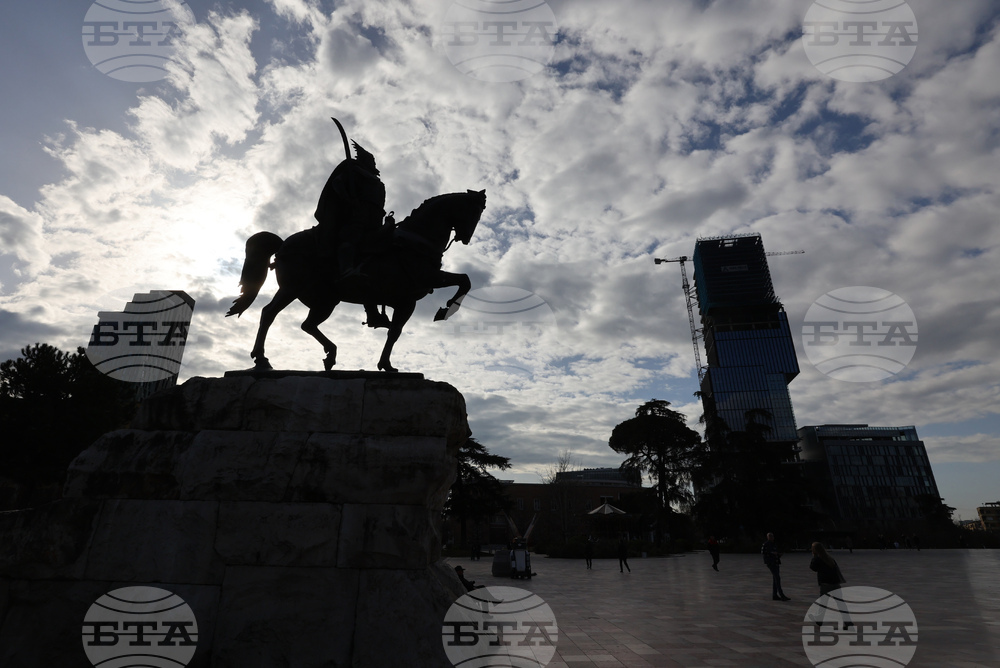 Албанският вицепремиер Белинда Балуку е отстранена от длъжност след обвинение в корупция