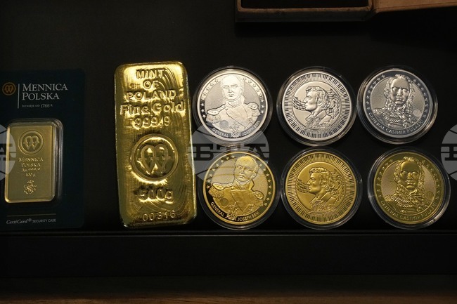 Среброто поскъпна до почти 14-годишен връх 