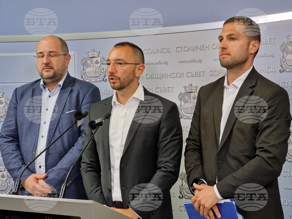 От групата на ГЕРБ-СДС в СОС отново настояха за оставката на кмета на София Васил Терзиев и зам.-кмета по транспорт Илиян Павлов