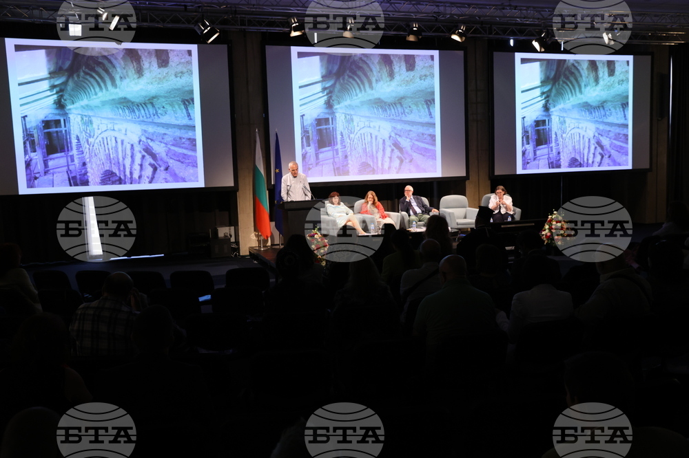 Международен форум за кирилицата „Азбука. Език. Идентичност“ - пленарни доклади