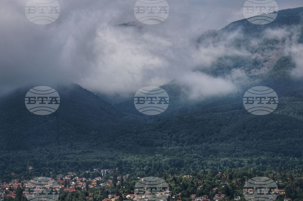 Витоша планина - изглед - облаци