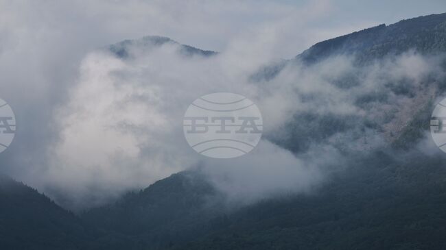 Не са подходящи условията за туризъм във високите части на планините днес