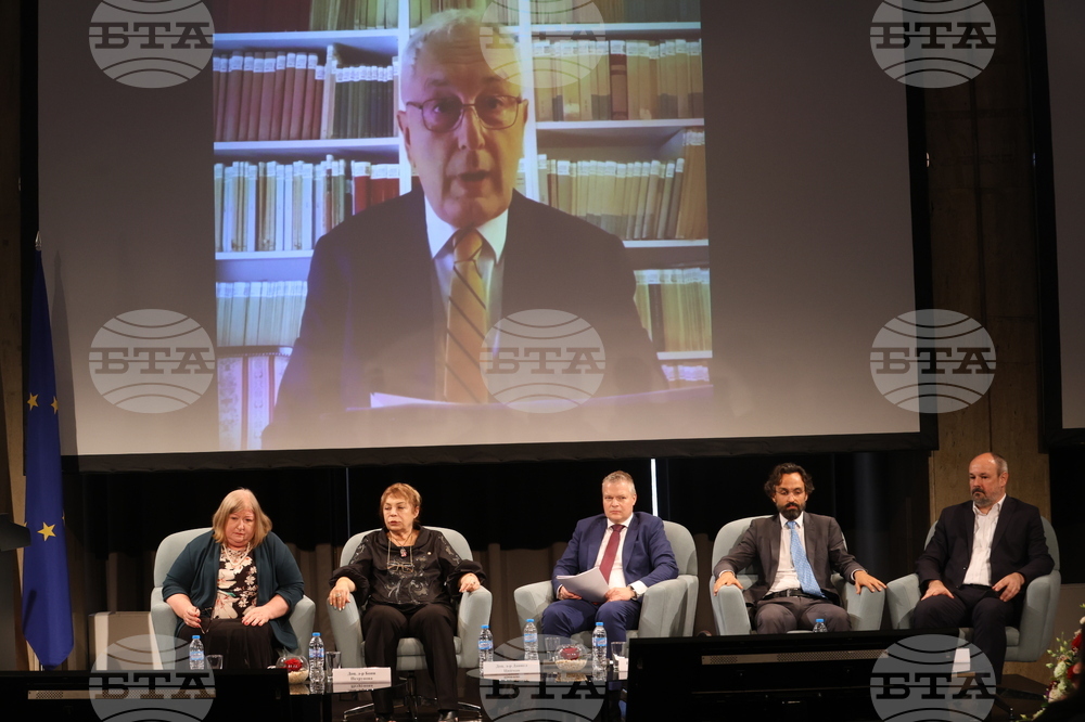 Международен форум за кирилицата „Азбука, език, идентичност“ - първа сесия „Средновековното наследство на кирилицата“