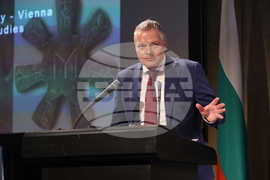 Международен форум за кирилицата „Азбука, език, идентичност“ - първа сесия „Средновековното наследство на кирилицата“