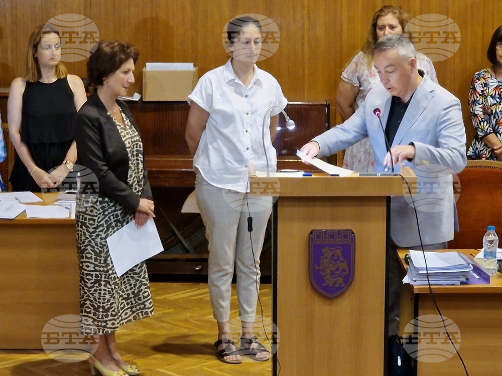 Венцислава Йорданова и Даниела Андреева се заклеха като общински съветници във Велико Търново