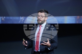 „Булевард 2044“ - форум