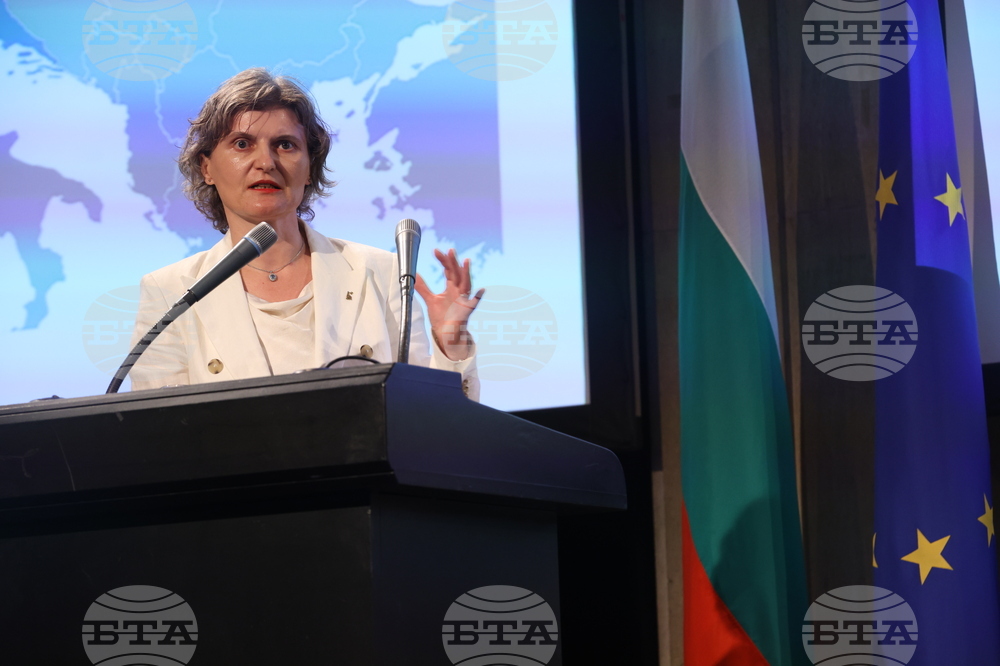 Международен форум за кирилицата „Азбука, език, идентичност“ - първа сесия „Средновековното наследство на кирилицата“