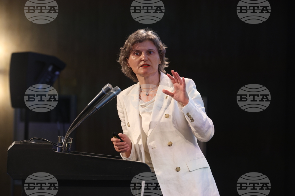 Международен форум за кирилицата „Азбука, език, идентичност“ - първа сесия „Средновековното наследство на кирилицата“