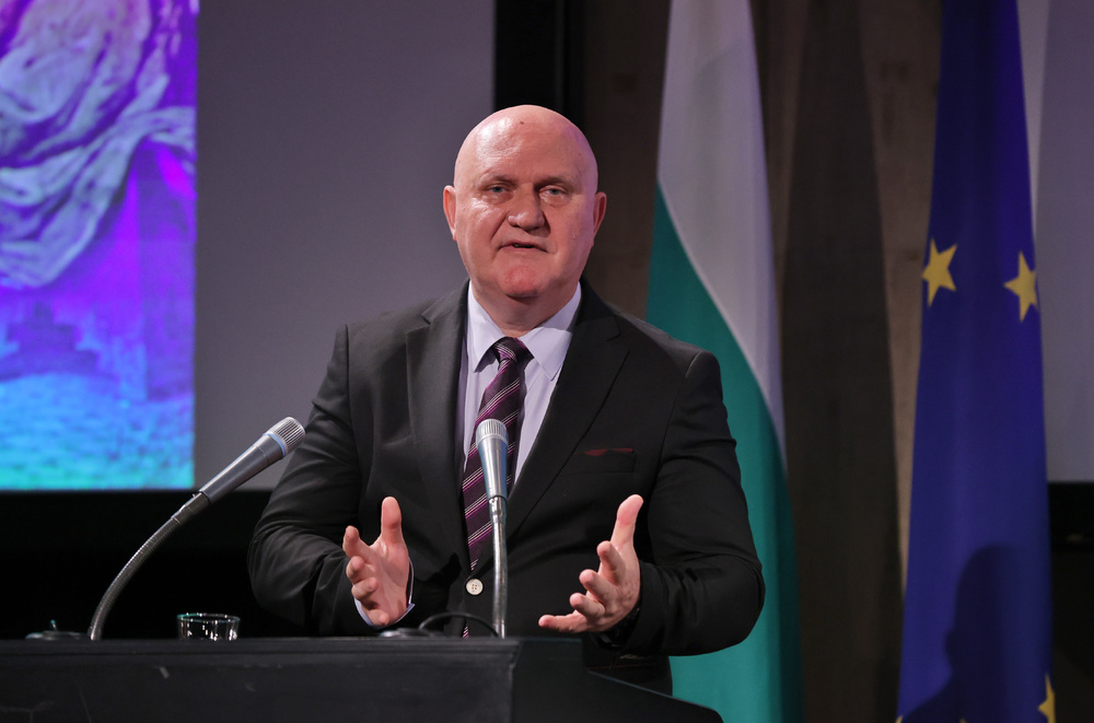 Министър Цоков: Български лектори преподават на два континента в 20 университета