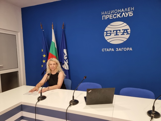 Стихотворенията на Атанас Далчев са доста по-различни и са свързани с живота, смята архивистът Калина Маджарова