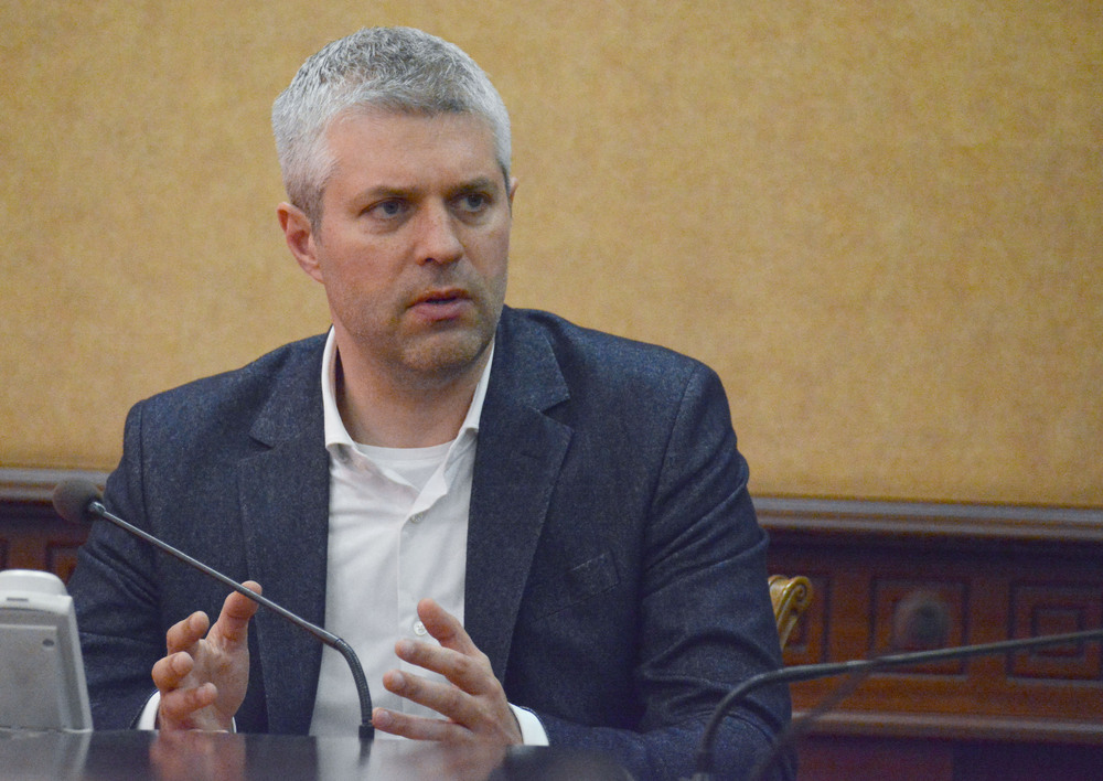 Община Варна: Буферни паркинги и еднопосочно движение са сред възможните решения на намалените паркоместа в кв. „Чайка“