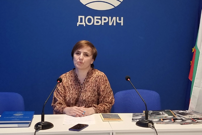 Интересна е творческата съдба на поета, писателя и преводача Атанас Далчев, каза учителката от Добрич Дияна Боева