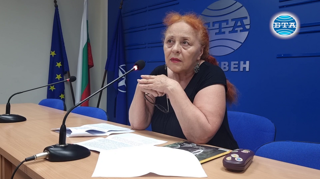 Атанас Далчев е не само поет и преводач, но голяма и интересна личност, каза плевенската поетеса Христина Комаревска