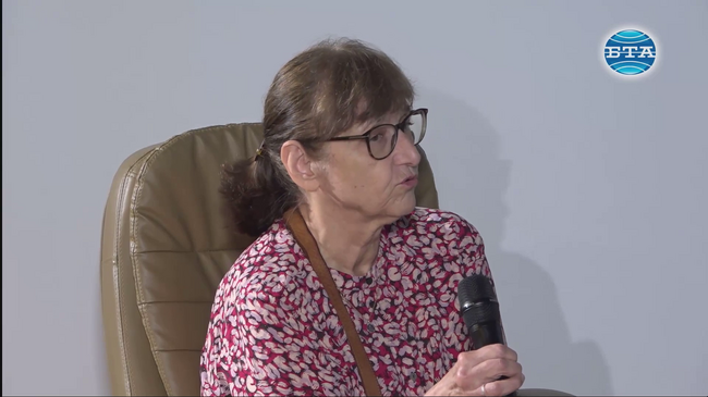 Баща ми беше скромен човек, обикновен в ежедневието, без никакви претенции, каза Виктория Далчева, дъщеря на поета