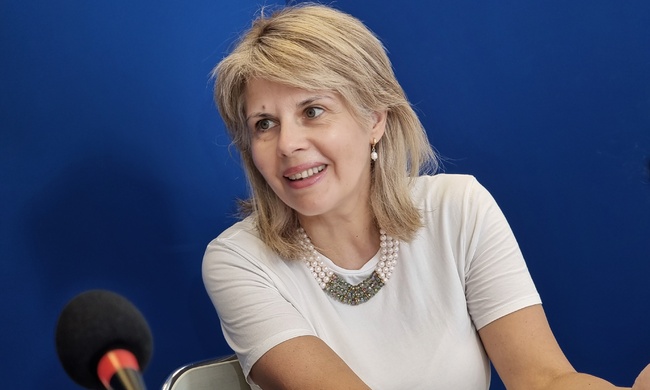 Assoc. Prof. Puiu: No Romanian Poet Is Similar to Atanas Dalchev