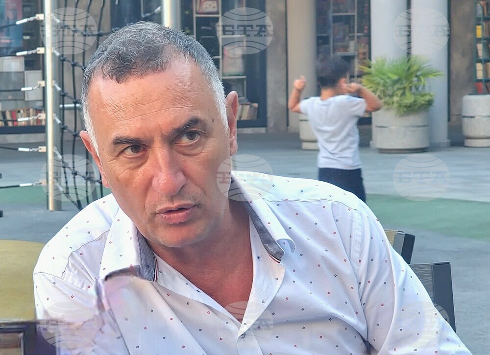Митко Иванов допълва с над 350 жаргонни думи второто издание на книгата си "Бургаският жаргон до 1989 година"