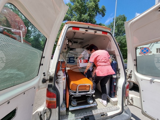 Жена е блъсната от автомобил на пешеходна пътека в Перник, съобщиха от полицията