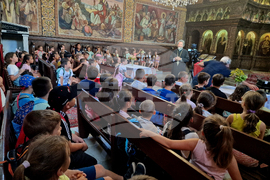 Търговище - църква - деца