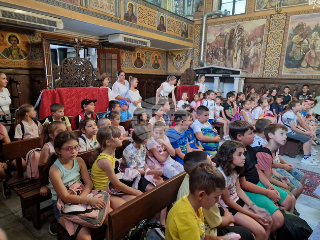Търговище - църква - деца
