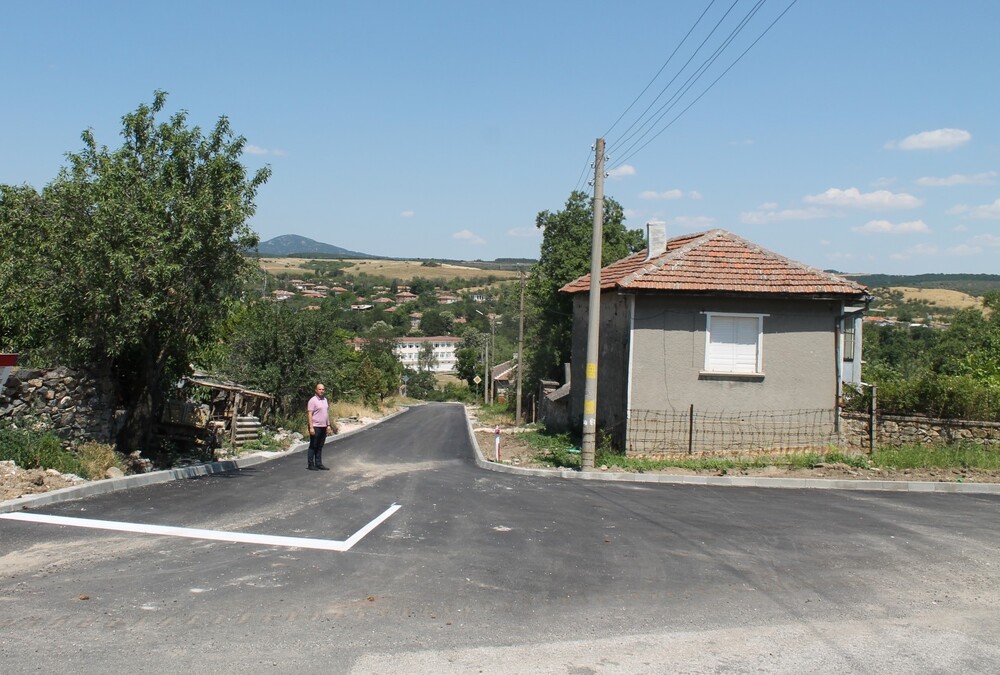 Община Свиленград реконструира улици в село Левка