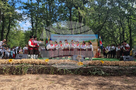 Село Дебрене - събор "Песни и танци от слънчева Добруджа"