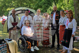 Плевен - Фолклорен събор "Кайлъшка шевица" - народни носии