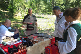 Плевен - Фолклорен събор "Кайлъшка шевица" - народни носии