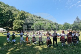 Плевен - Фолклорен събор "Кайлъшка шевица" - народни носии