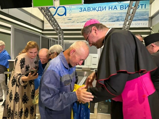 Русия и Украйна обявиха, че са извършили размяна на пленници, сред които няколко свещеници