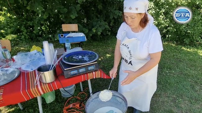 В трънското село Студен извор се състоя традиционният празник на киселото мляко