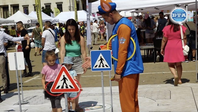 Демонстрации в центъра на София показаха как се спасяват човешки животи на пътя