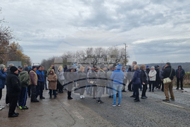 Село Тотлебен - протест - път