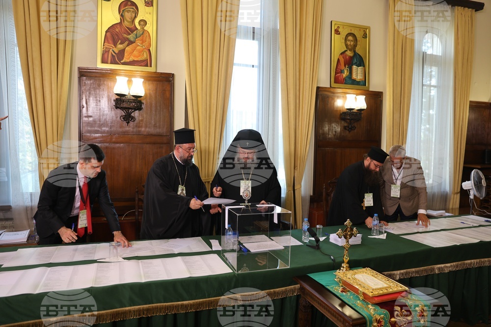 Патриаршески избирателен църковен събор за избор на нов български патриарх - гласуване първи тур