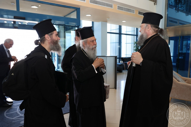 Делегациите на Поместните православни църкви пристигнаха у нас преди избора на нов Български патриарх