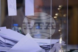 Патриаршески избирателен църковен събор за избор на нов български патриарх - гласуване първи тур