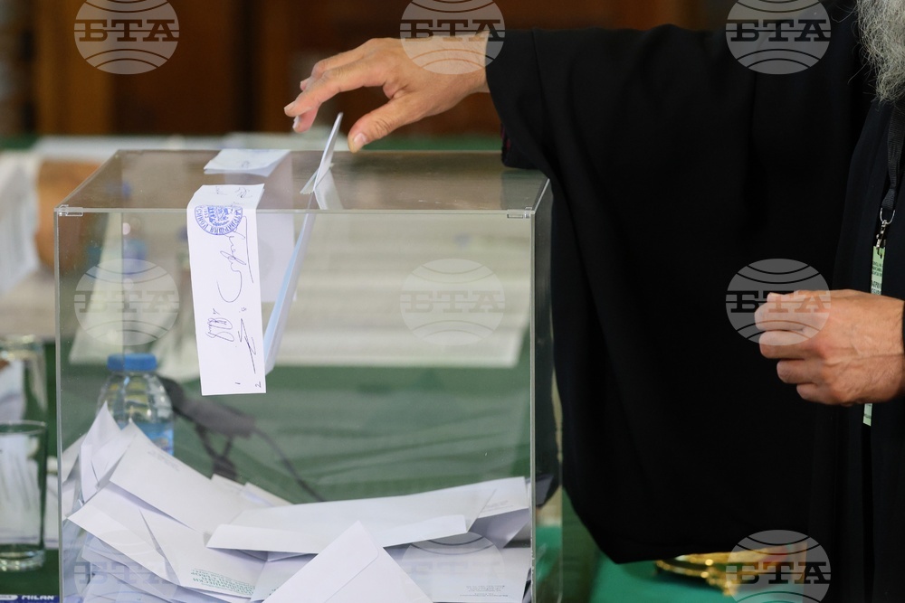 Патриаршески избирателен църковен събор за избор на нов български патриарх - гласуване първи тур