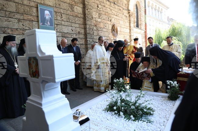 Патриаршески избирателен църковен събор за избор на нов български патриарх - Катедрален храм „Св. вмчца Неделя“ - Вселенски патриарх Вартоломей - трисагий - заупокойна молитва