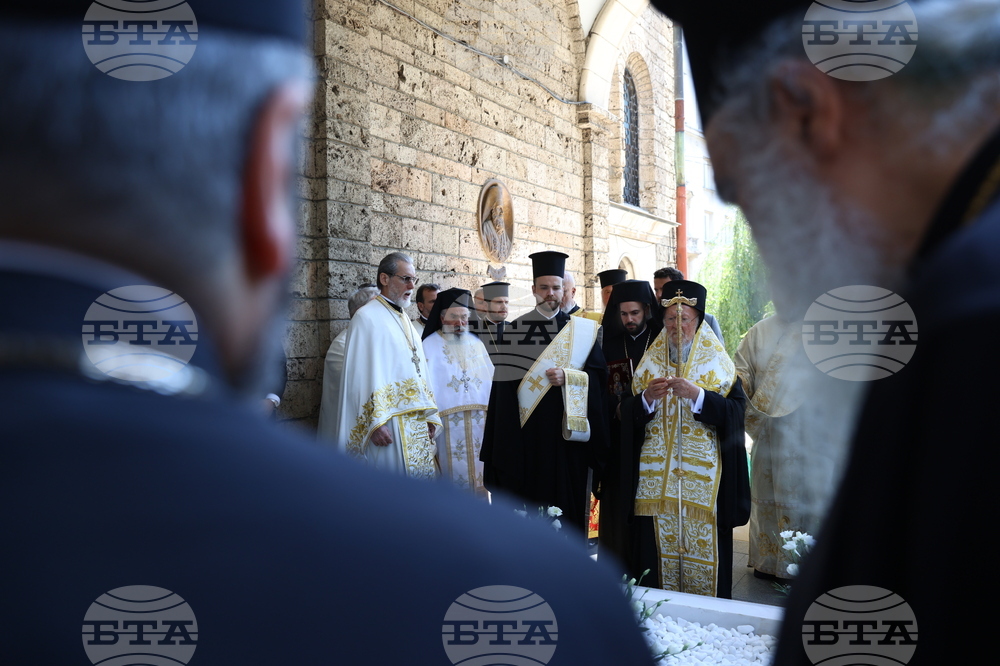 Патриаршески избирателен църковен събор за избор на нов български патриарх - Катедрален храм „Св. вмчца Неделя“ - Вселенски патриарх Вартоломей - трисагий - заупокойна молитва