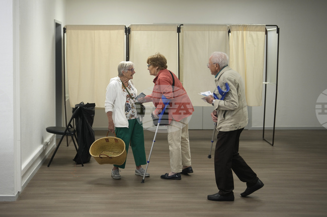 Италия освобождава възрастните хора от подновяването на личните карти