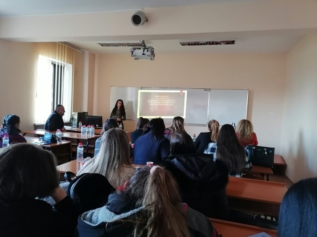 Кръгла маса обедини студентите от Факултета по педагогика на СУ в превенцията срещу употребата на психоактивни вещества