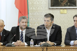 Парламент - Продължаваме промяната - Демократична България