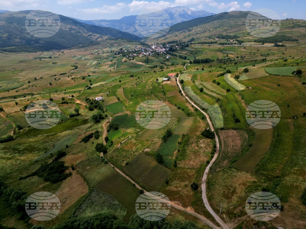 Албания - Село Шищевец - изглед