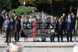 Президент - патриарх - Паметник на „Незнайния воин“ - церемония