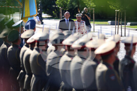 Президент - патриарх - Паметник на „Незнайния воин“ - церемония