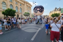 Букурещ - Хари Потър - надуваеми - фигури - отворени улици