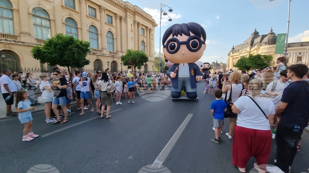 Букурещ - Хари Потър - надуваеми - фигури - отворени улици