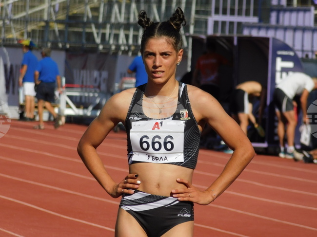 Габриела Петрова и Пламена Миткова са на подготвителен лагер на гръцкия остров Крит